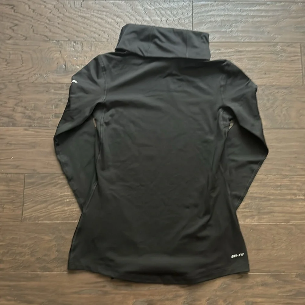 Nike Pro Dri-Fit USA Women’s Turtleneck Size Medium